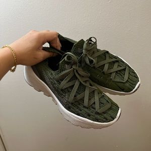 Nike Space Hippie 04 Green size 6 Women